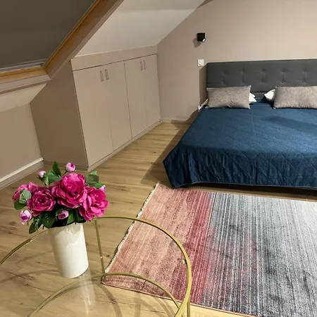By Les Reflets Jaunes Hotel apartamentowy *