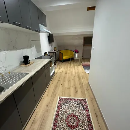 By Les Reflets Jaunes アパートホテル