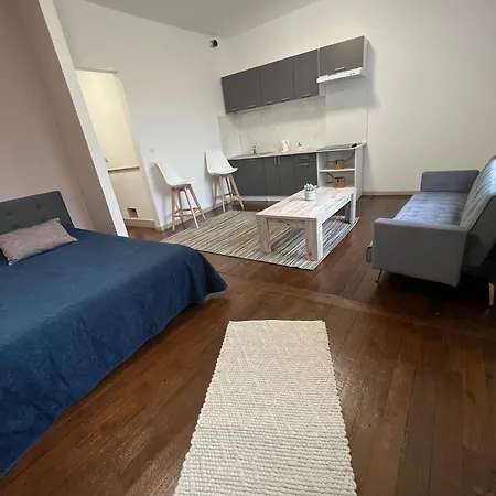 By Les Reflets Jaunes Hotel apartamentowy