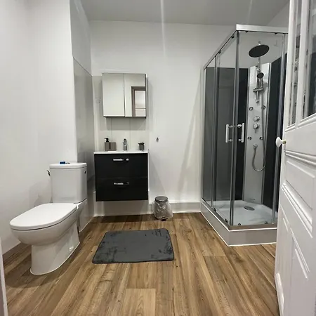 By Les Reflets Jaunes アパートホテル 3*